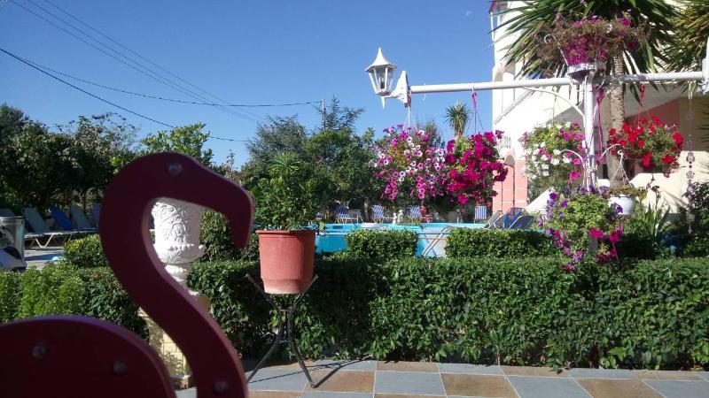 Flamingo Apartments Moraitika Corfu Экстерьер фото