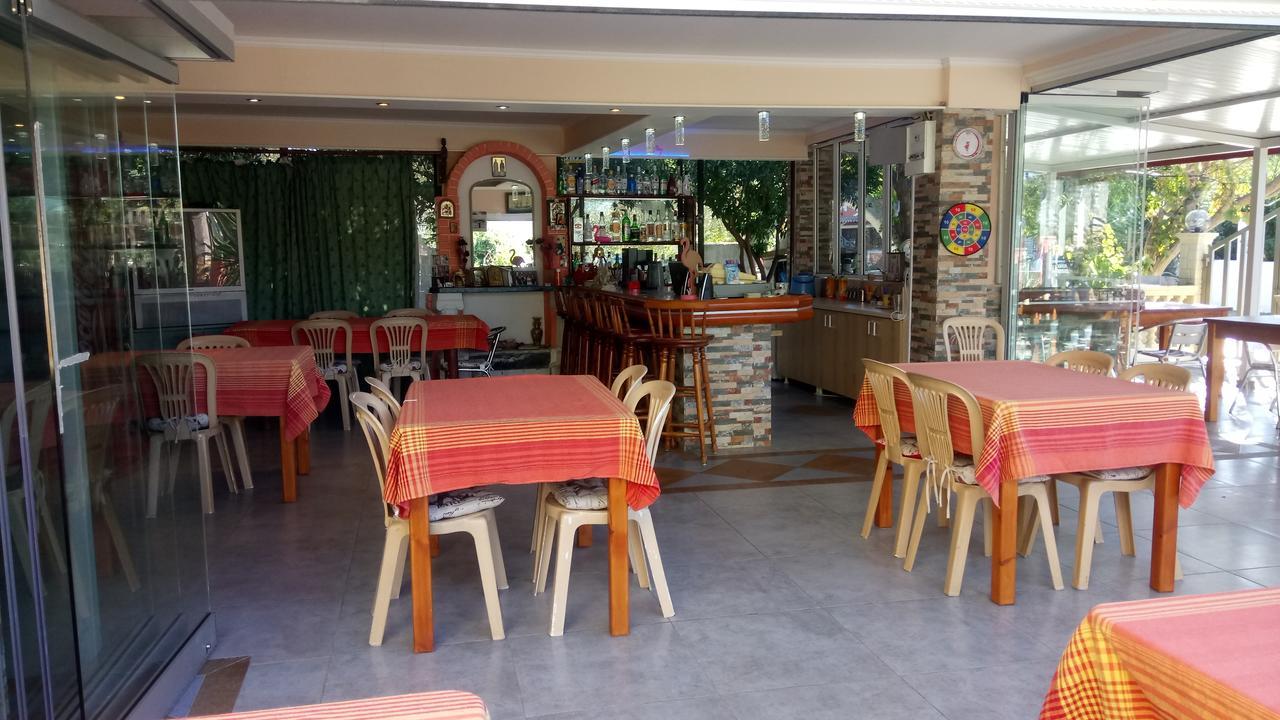 Flamingo Apartments Moraitika Corfu Экстерьер фото