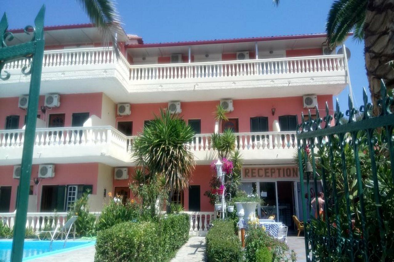 Flamingo Apartments Moraitika Corfu Экстерьер фото
